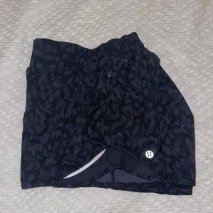 Lululemon Hotty Hot Shorts 4 in